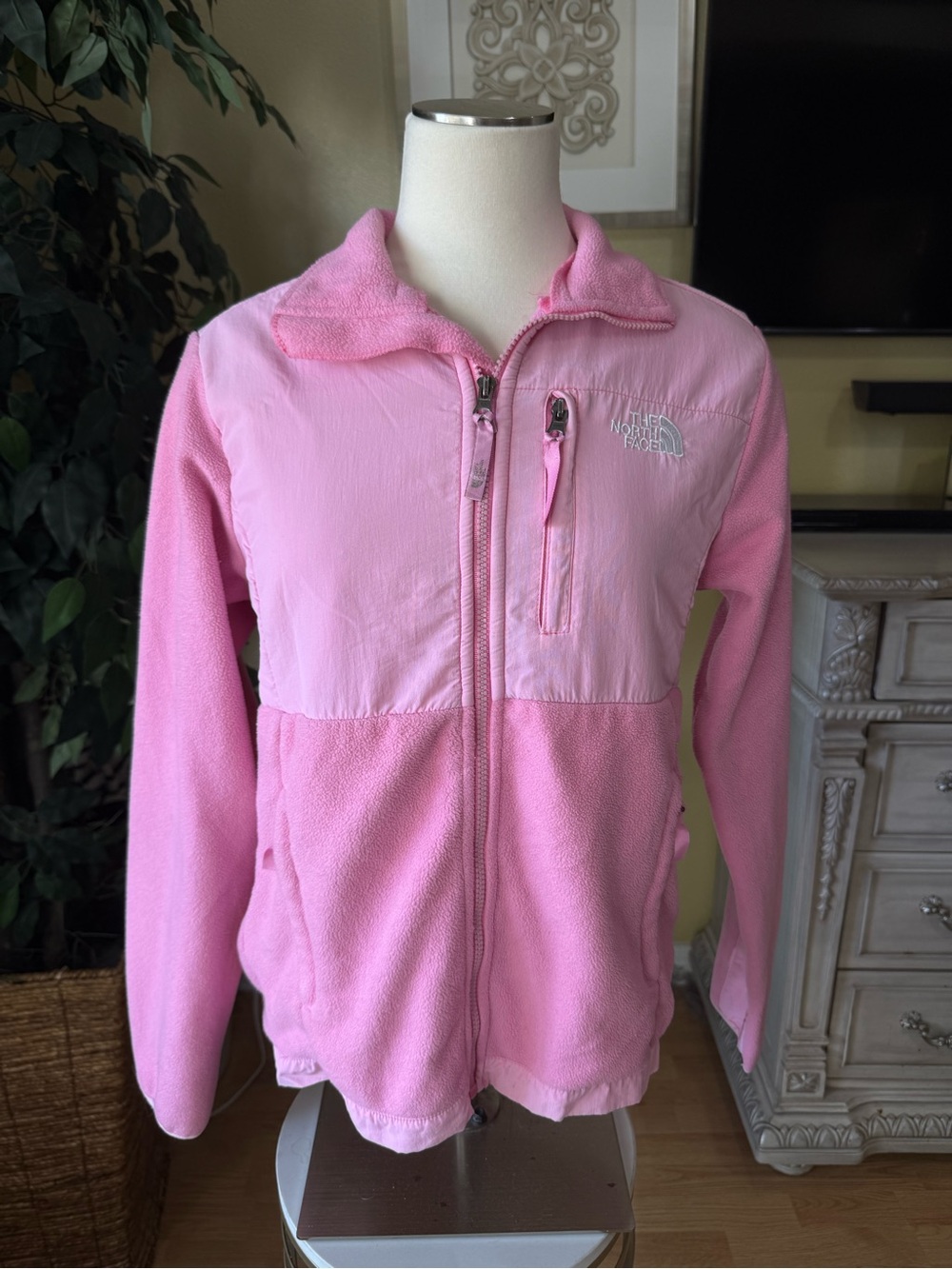 The North Face Women’s Pink Full Zip Fleece Jacket – Size M